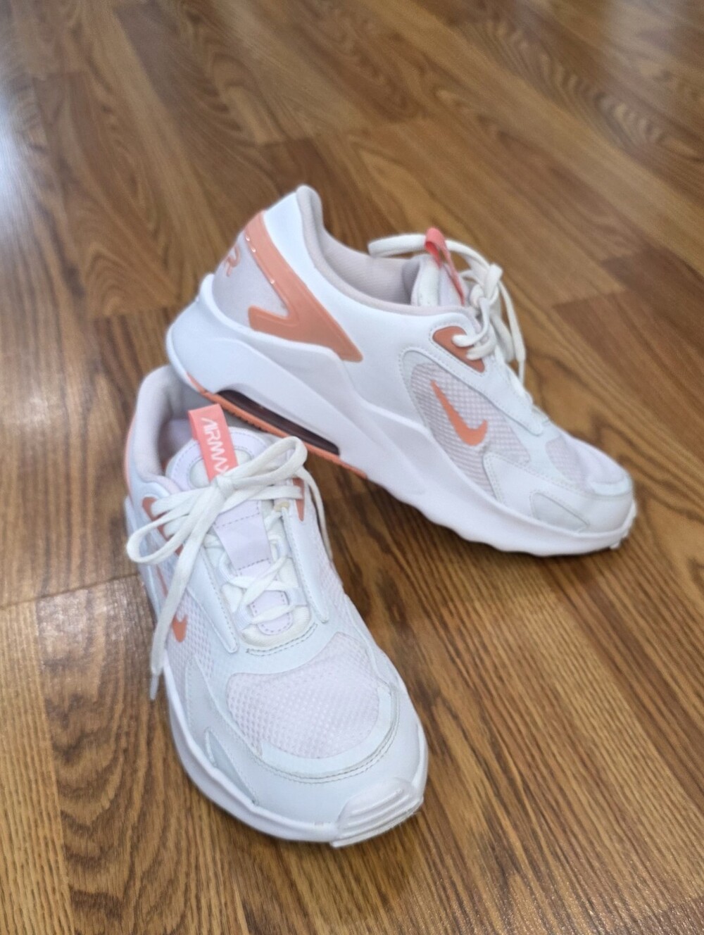 Nike Air Max Bolt White/Light Violet/Crimson Bliss CW1626-501 Sz 7Y, Women’s 8.5